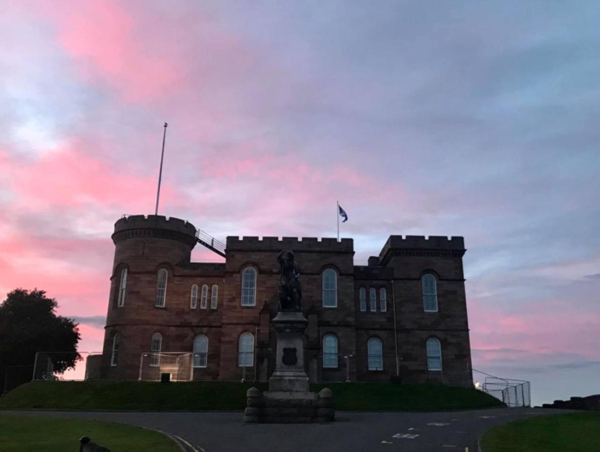 Caledonian Lodges 1 インヴァネス エクステリア 写真