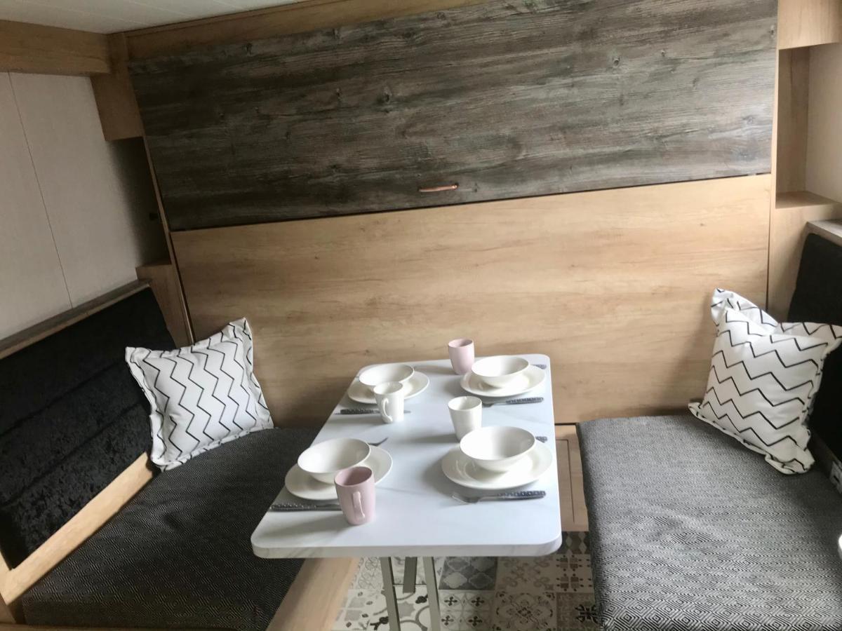Caledonian Lodges 1 インヴァネス エクステリア 写真